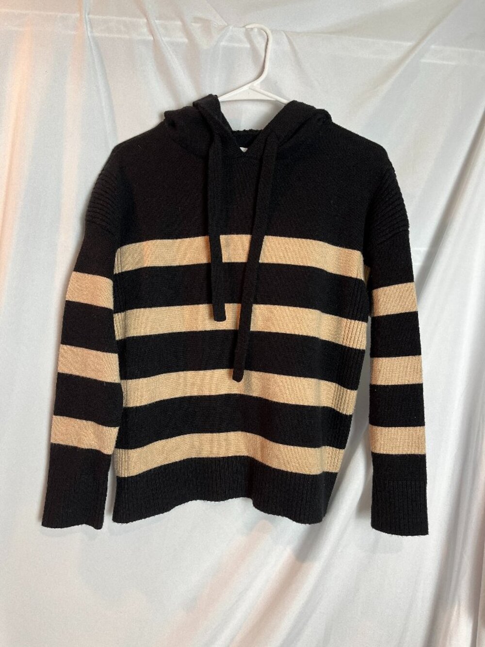 Women's Evereve Blk/tan stripe Hooded Sweater Size XS
